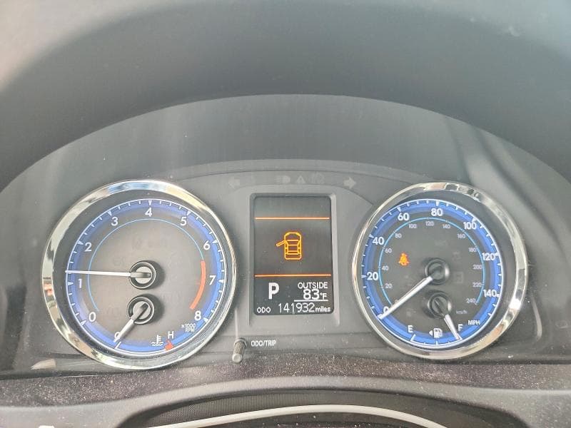 2018 TOYOTA COROLLA LE 9