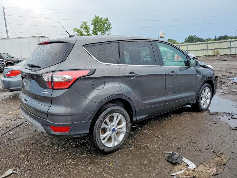 2017 FORD ESCAPE SE 3