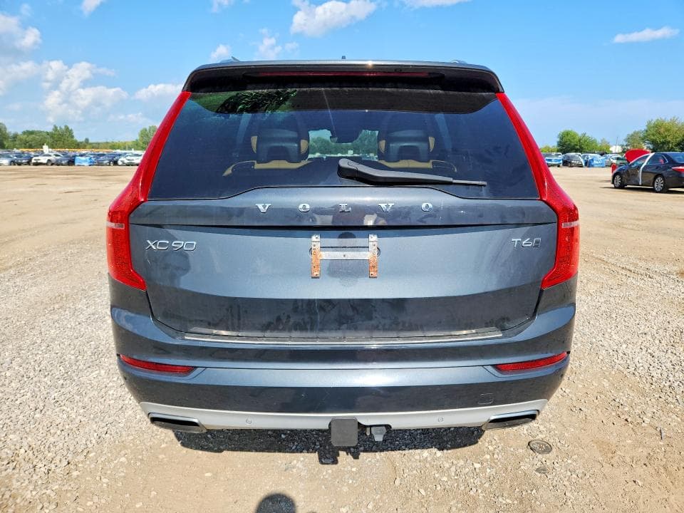 2017 VOLVO XC90 T6 6