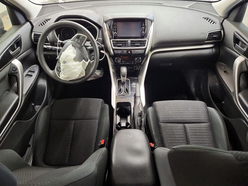 2020 MITSUBISHI ECLIPSE CROSS ES 8