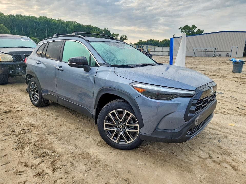 2026 TOYOTA COROLLA CROSS XLE 4