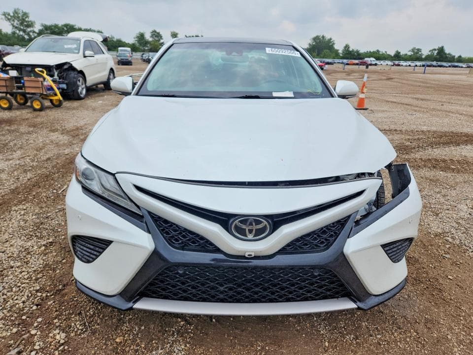 2018 TOYOTA CAMRY XSE V6 5