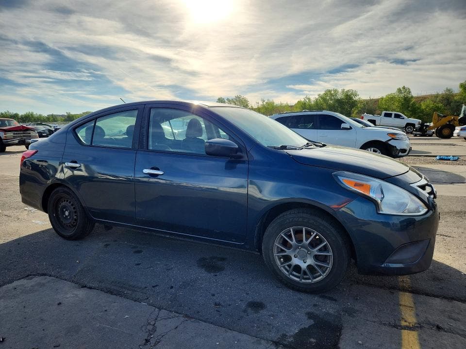 2017 NISSAN VERSA 1.6 SV 4