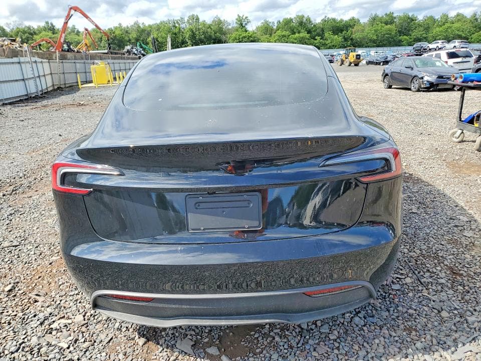 2026 TESLA MODEL 3 6