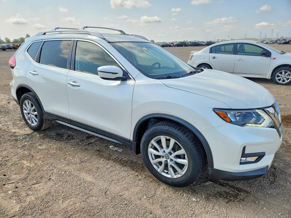 2017 NISSAN ROGUE SV 4