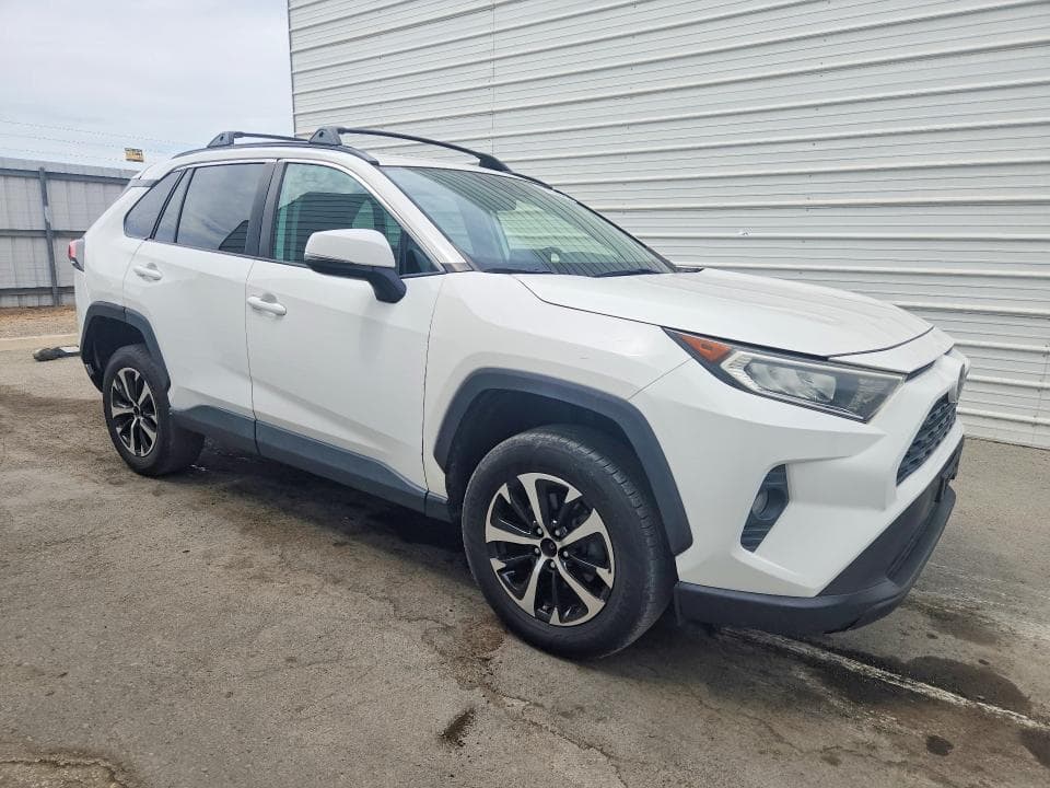 2019 TOYOTA RAV4 XLE 4