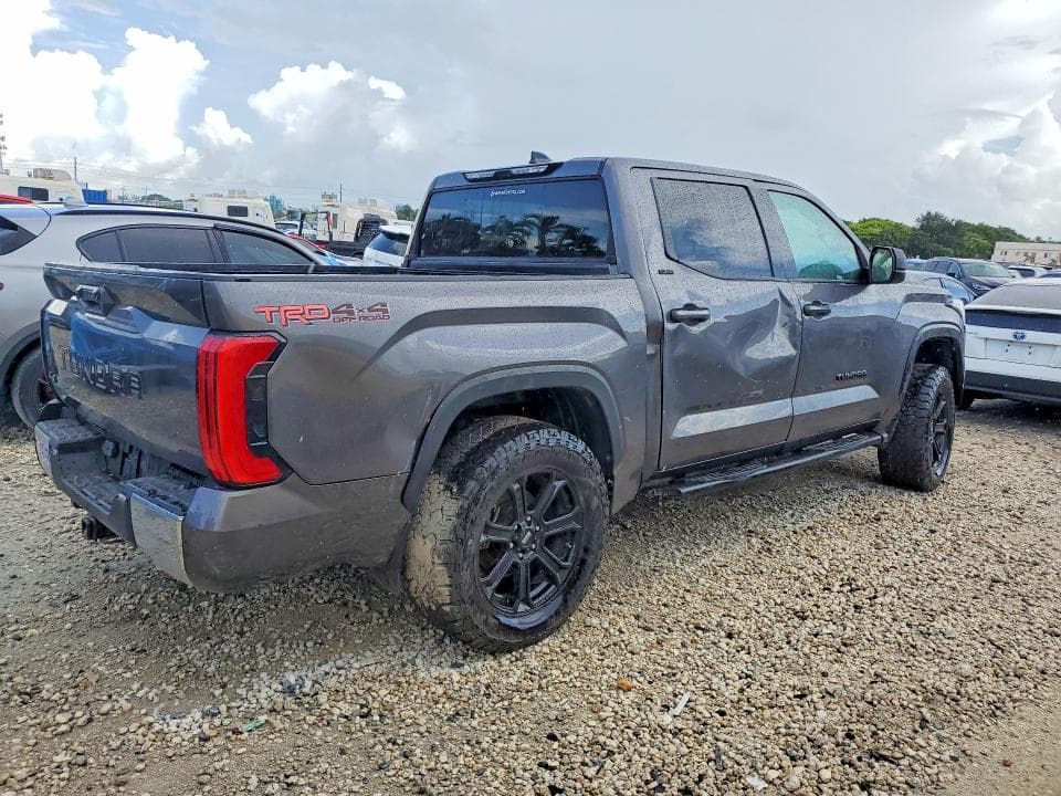 2022 TOYOTA TUNDRA SR5 3