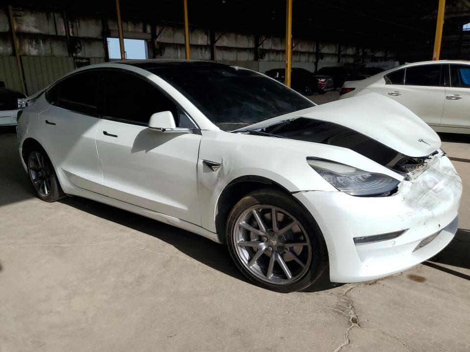 2018 TESLA MODEL 3 4