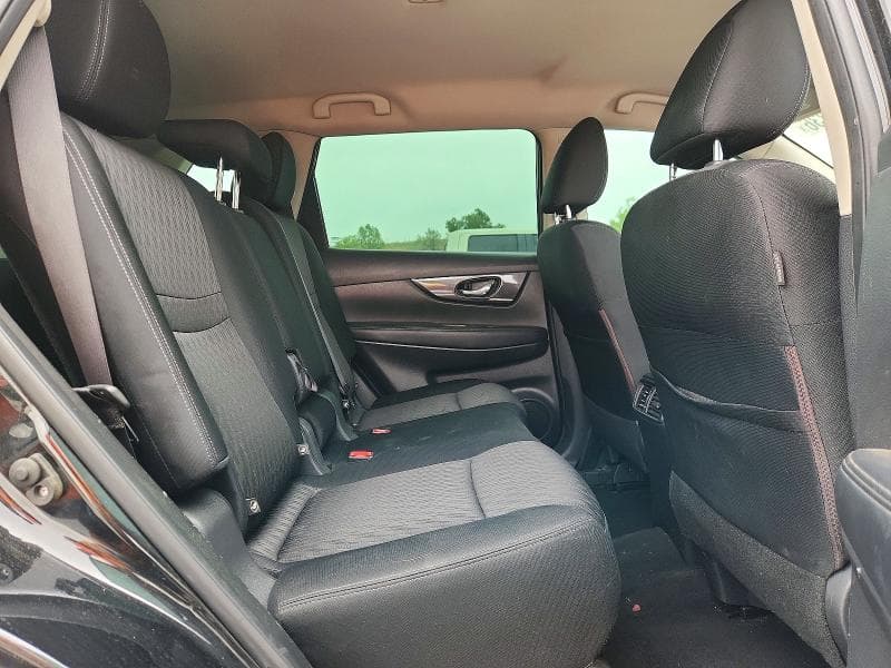 2018 NISSAN ROGUE S 11