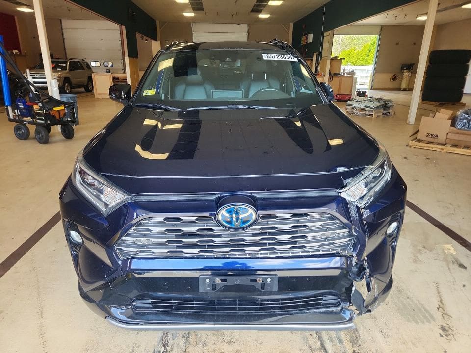 2019 TOYOTA RAV4 XSE 5