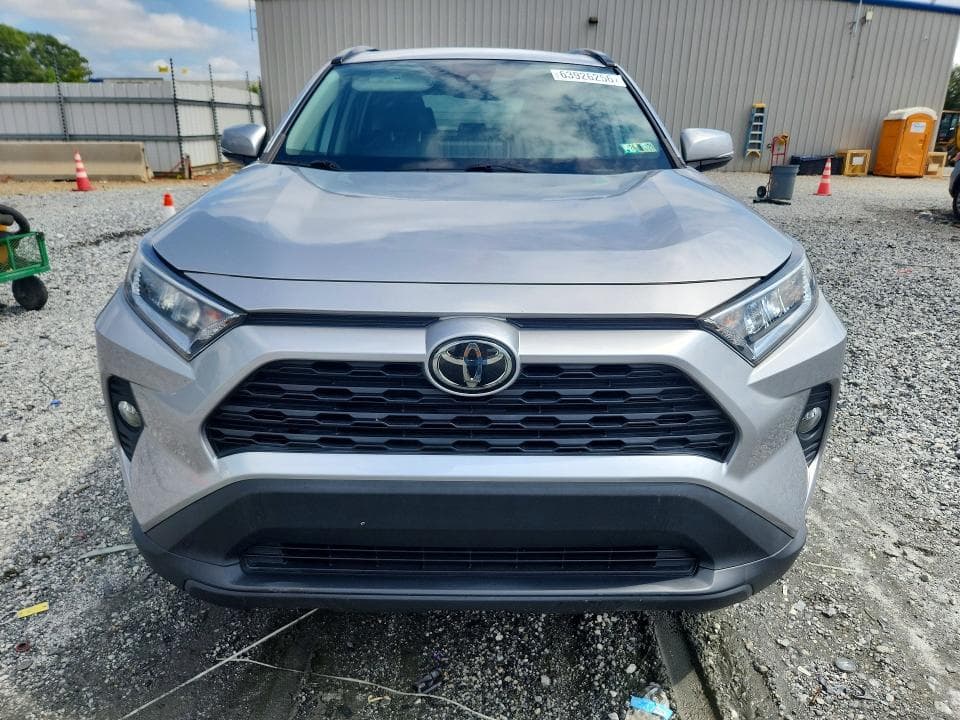 2020 TOYOTA RAV4 XLE 5