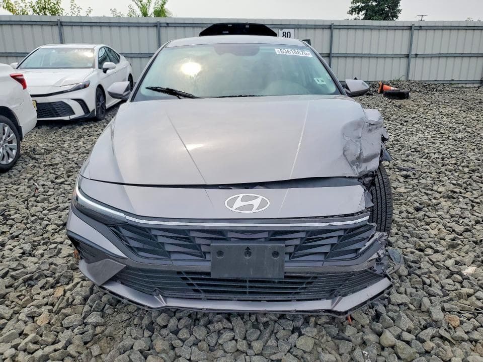 2025 HYUNDAI ELANTRA SE 5