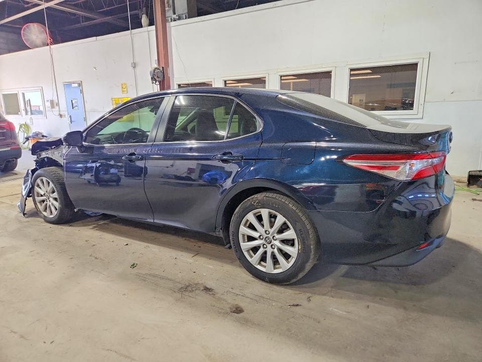 2018 TOYOTA CAMRY LE 2