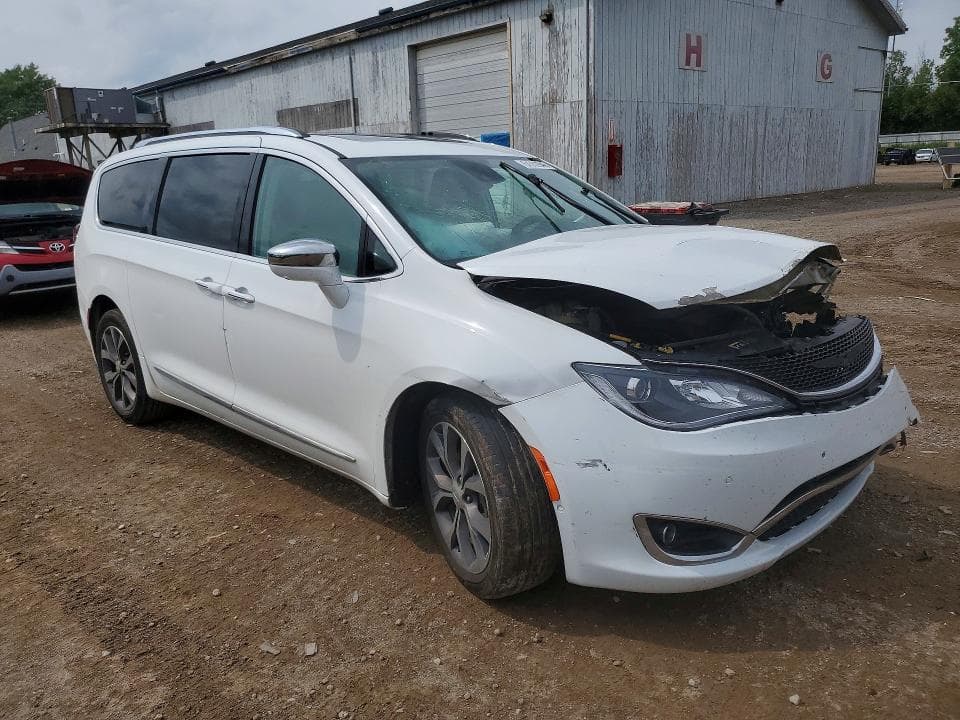 2017 CHRYSLER PACIFICA LIMITED 4