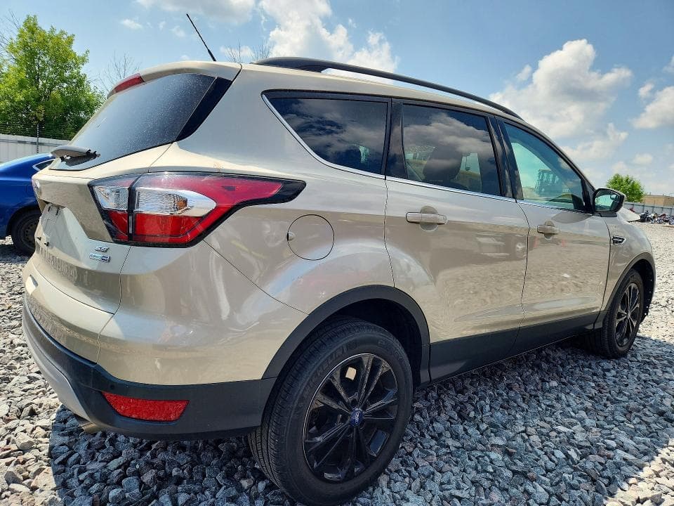 2018 FORD ESCAPE SE 3