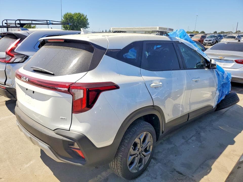 2026 KIA SELTOS LX 3