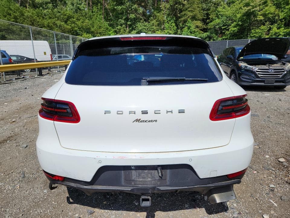2018 PORSCHE MACAN 6