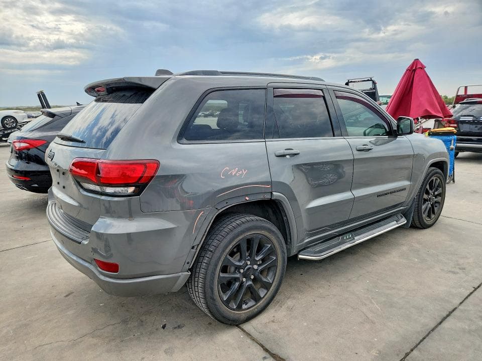 2019 JEEP GRAND CHEROKEE LAREDO 3