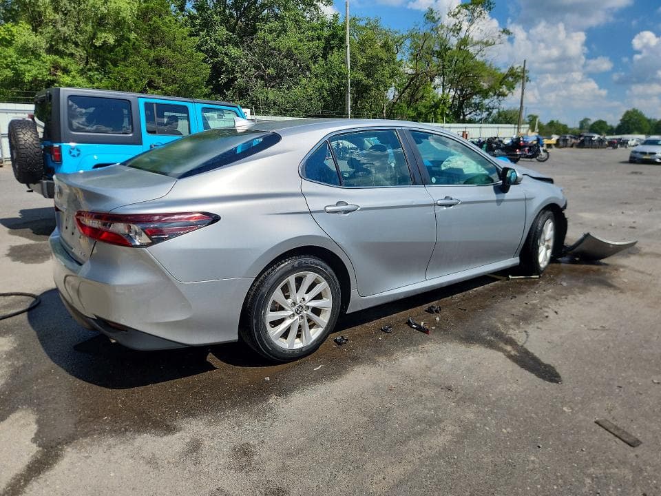 2022 TOYOTA CAMRY LE 3