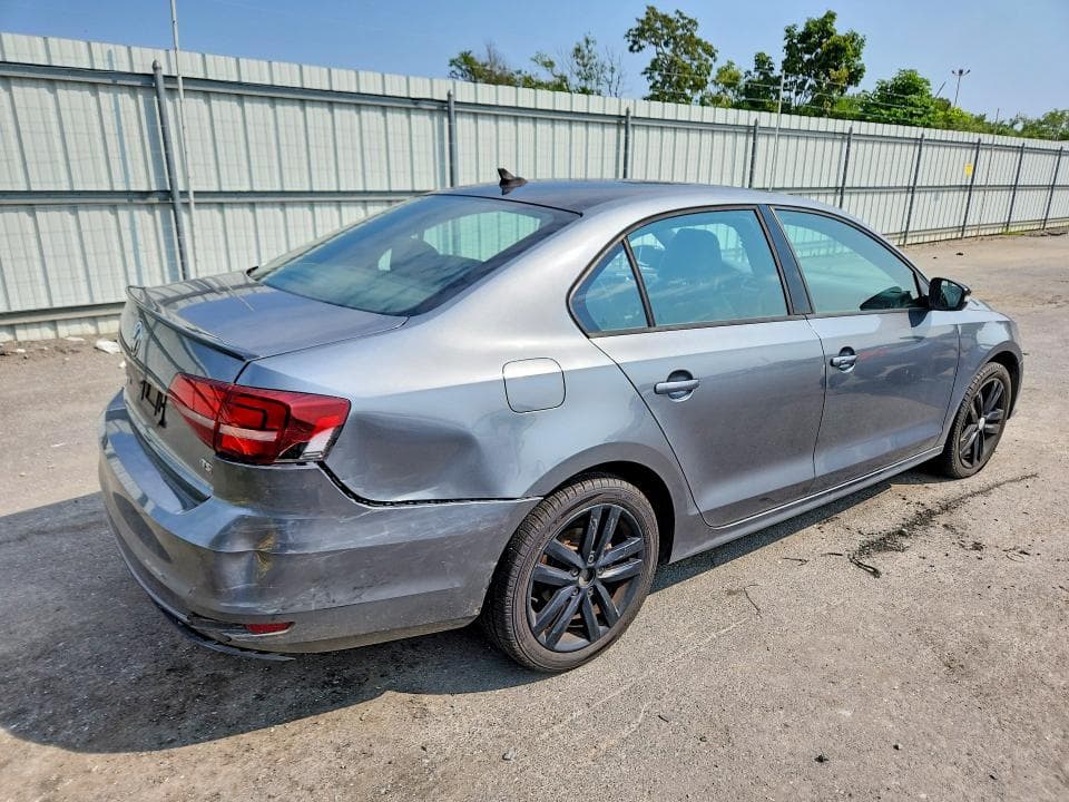 2018 VOLKSWAGEN JETTA SPORT 3