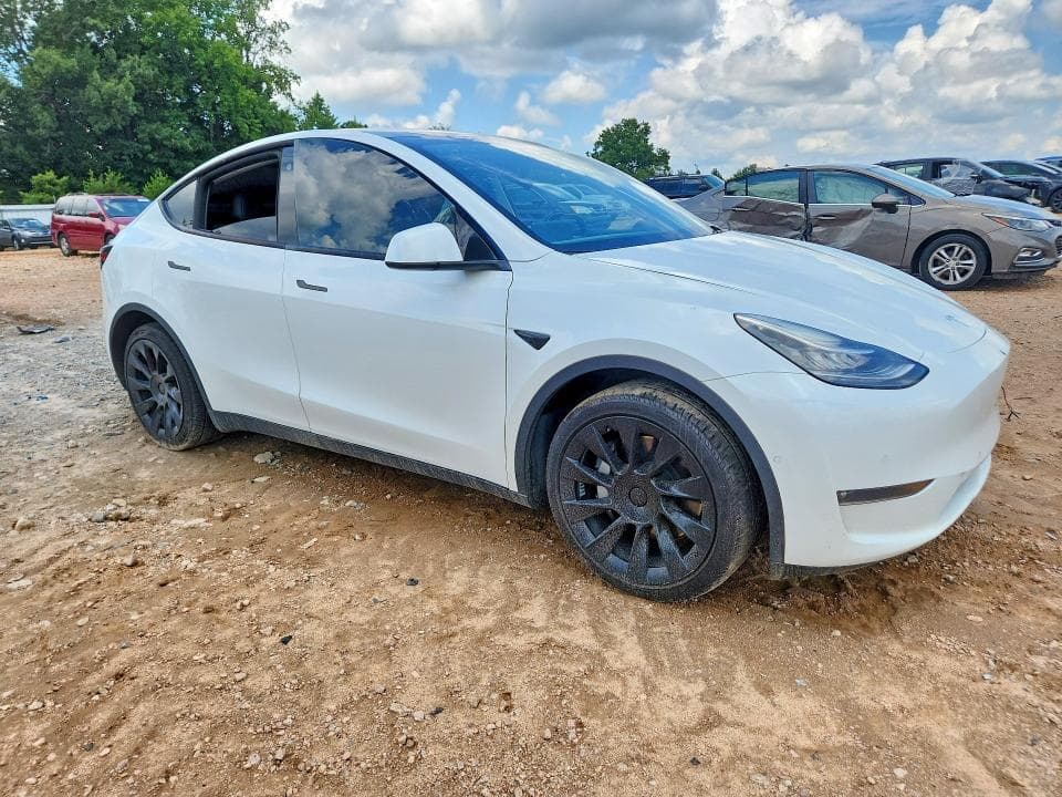 2021 TESLA MODEL Y 4