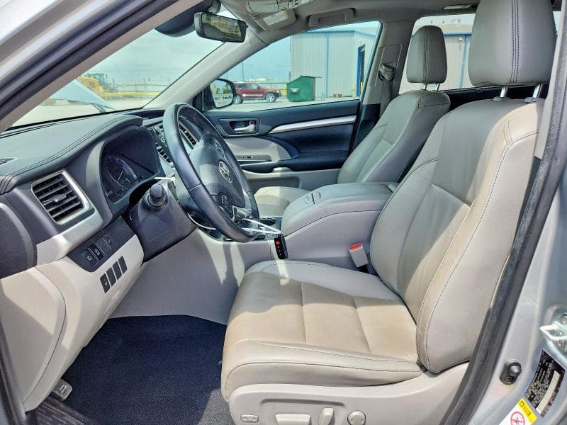 2019 TOYOTA HIGHLANDER SE 7