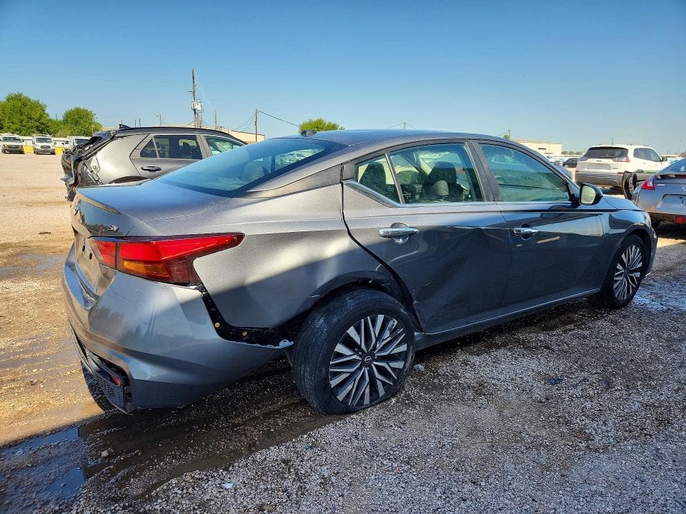 2024 NISSAN ALTIMA SV 3
