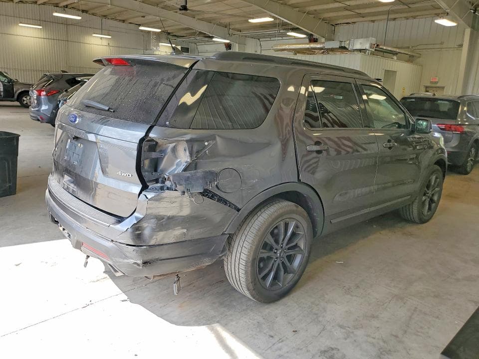 2018 FORD EXPLORER XLT 3