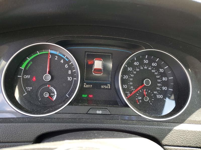 2017 VOLKSWAGEN E-GOLF SE 9