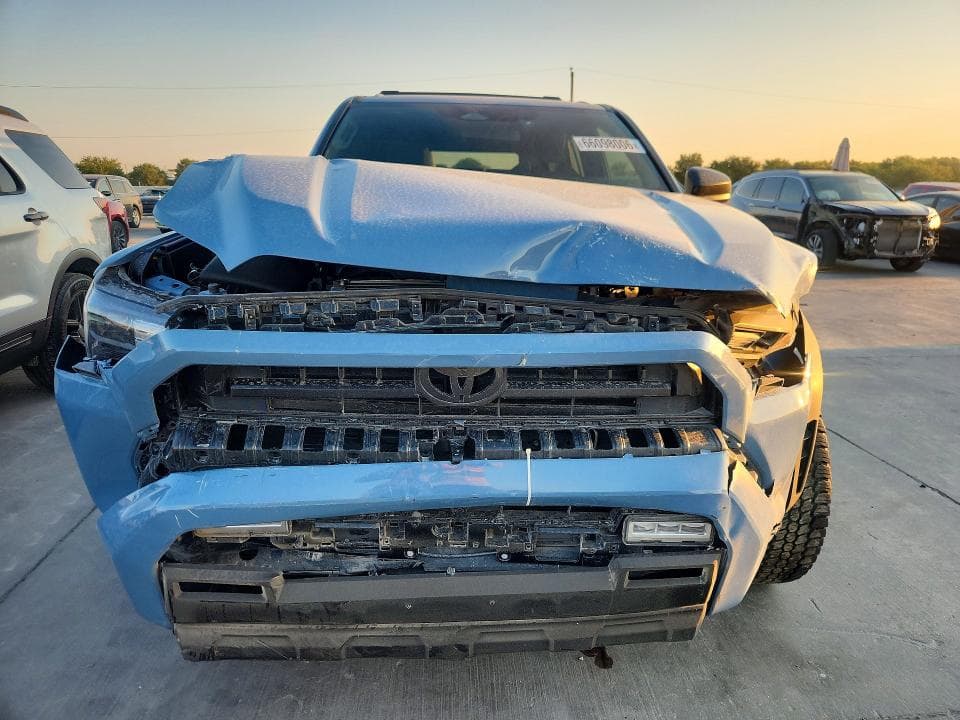 2025 TOYOTA 4RUNNER SR5 5