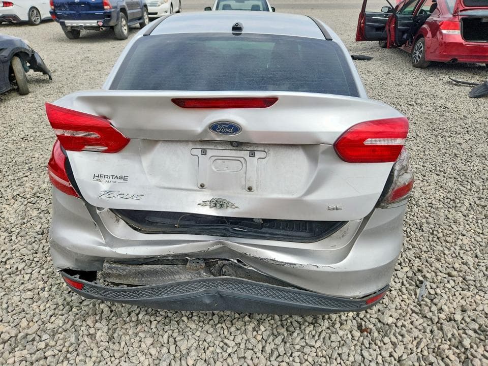2017 FORD FOCUS SE 6