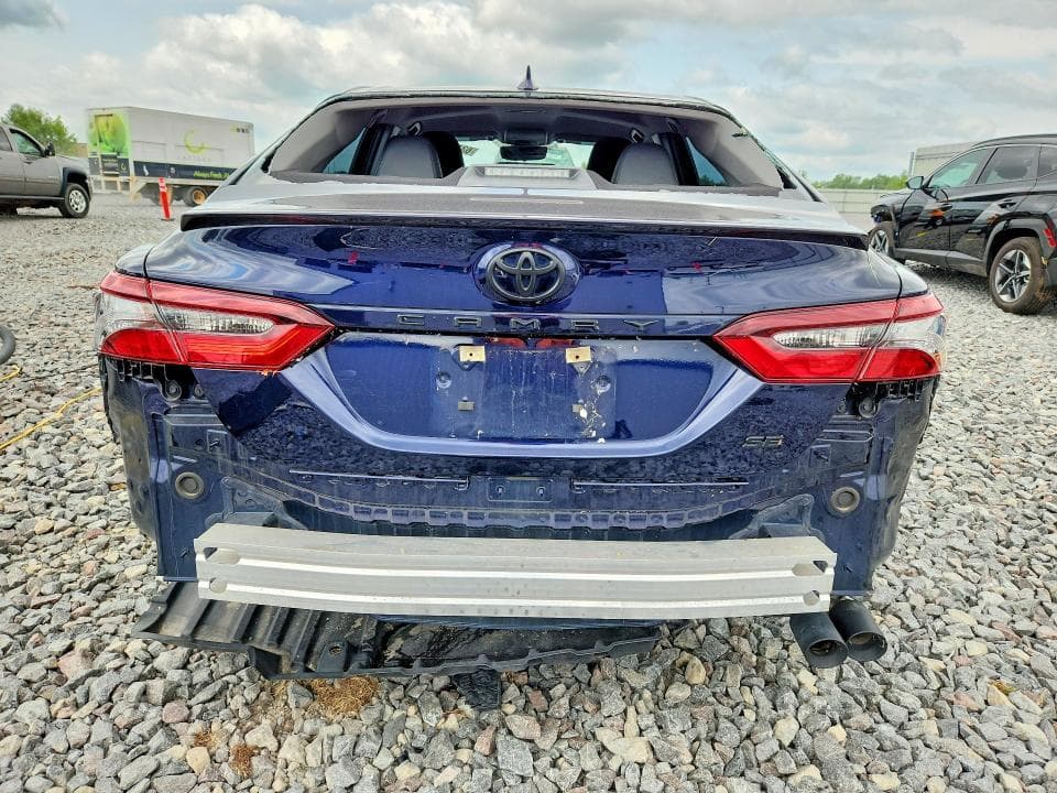 2022 TOYOTA CAMRY SE 6