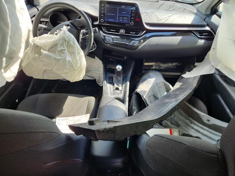 2020 TOYOTA C-HR LE 8