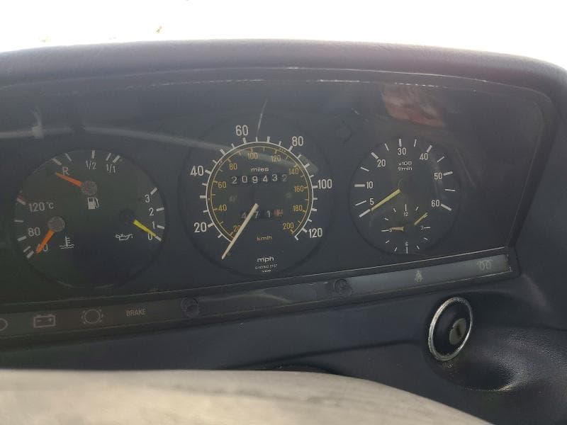 1985 MERCEDES-BENZ 300 DT 9