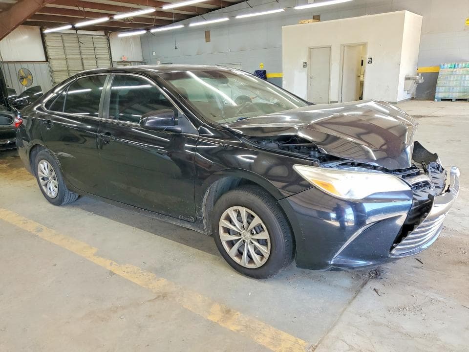 2017 TOYOTA CAMRY LE 4