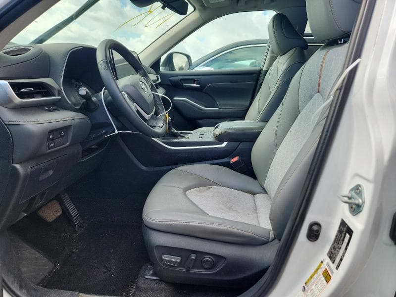 2023 TOYOTA HIGHLANDER HYBRID BRONZE EDITION 7