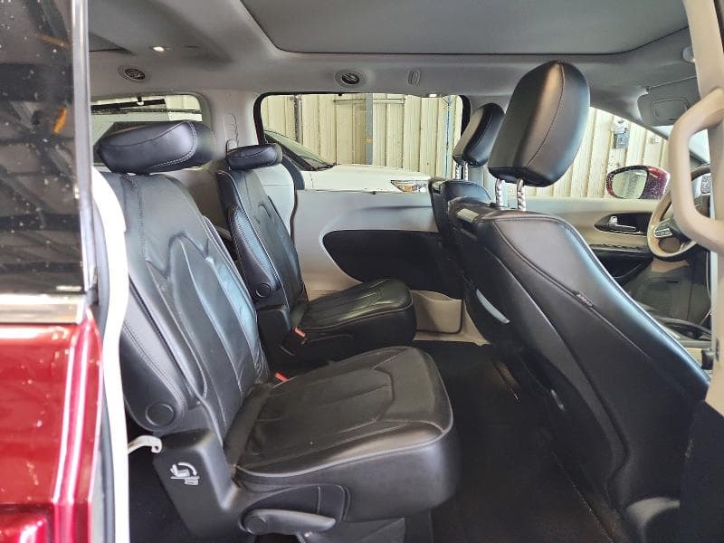 2017 CHRYSLER PACIFICA LIMITED 11