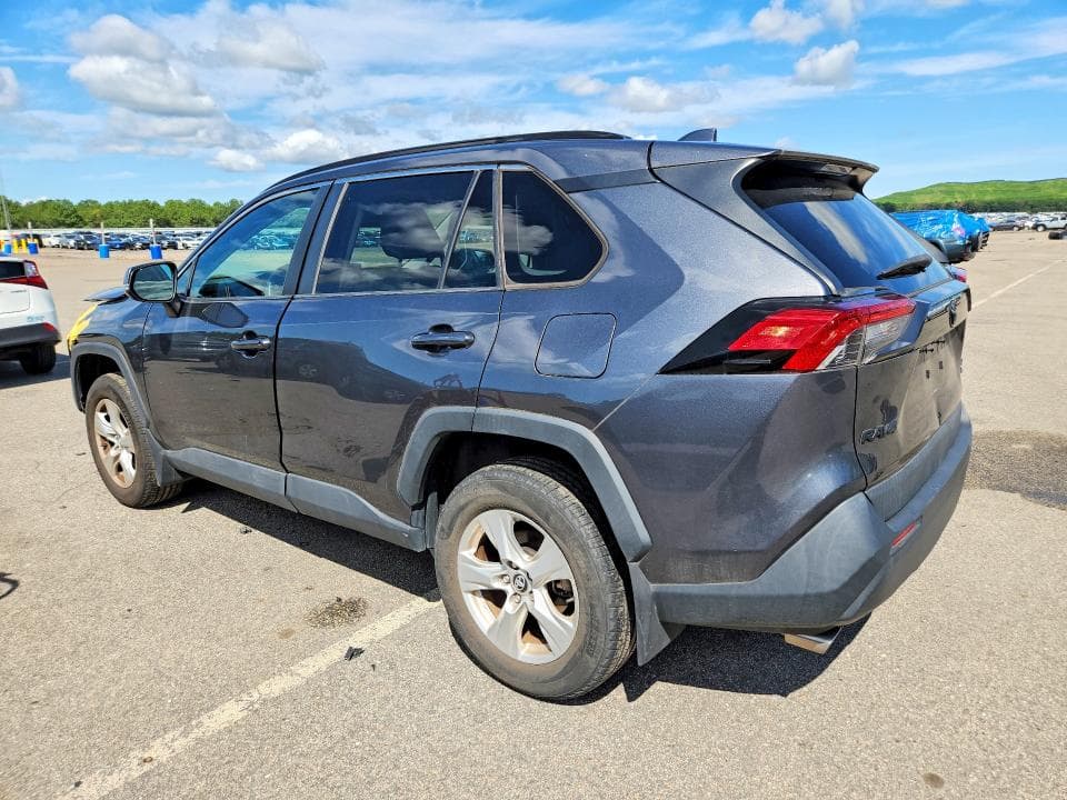 2020 TOYOTA RAV4 XLE 2