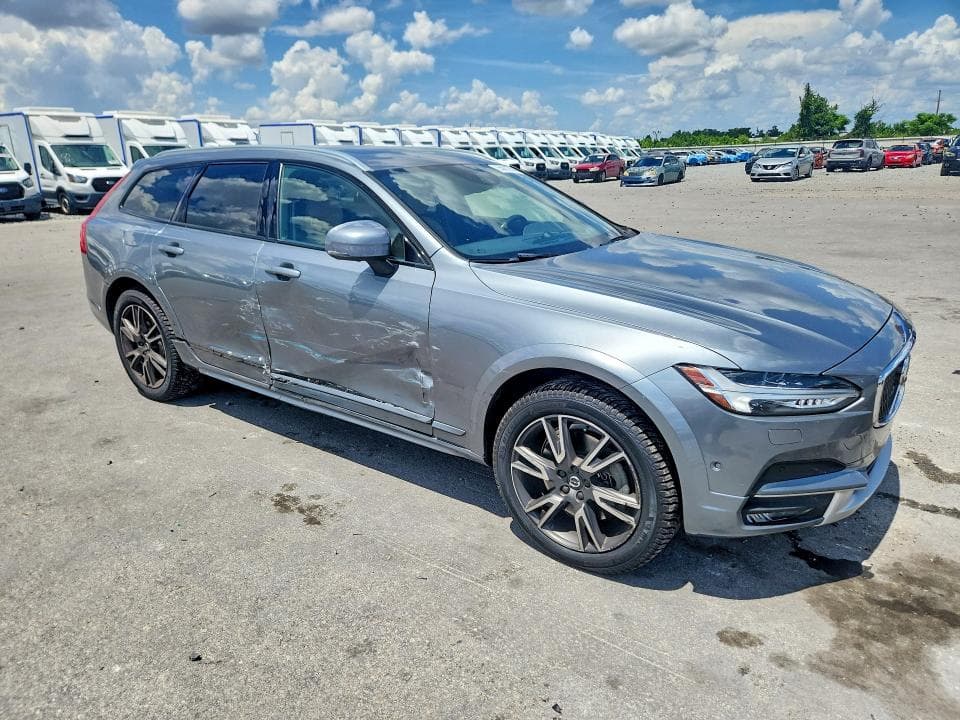 2017 VOLVO V90 CROSS COUNTRY T6 INSCRIPTION 4