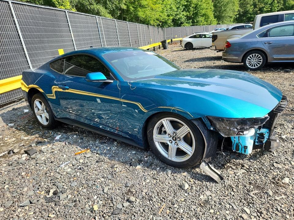 2026 FORD MUSTANG 4