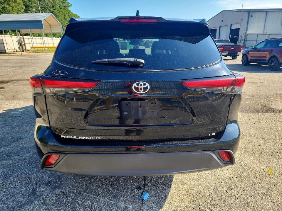 2021 TOYOTA HIGHLANDER LE 6