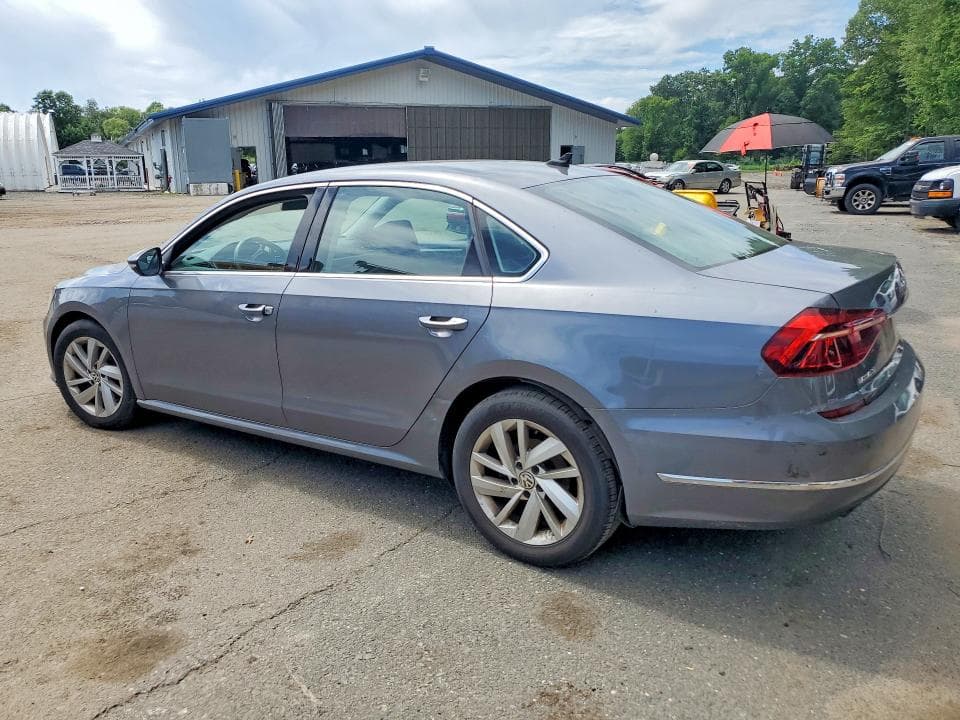 2018 VOLKSWAGEN PASSAT SE 2
