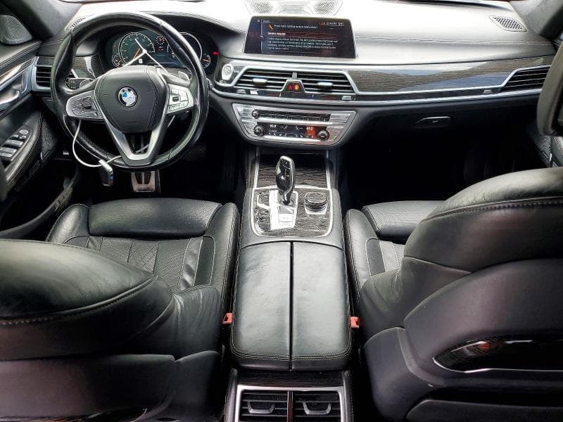 2017 BMW 750 XI 8