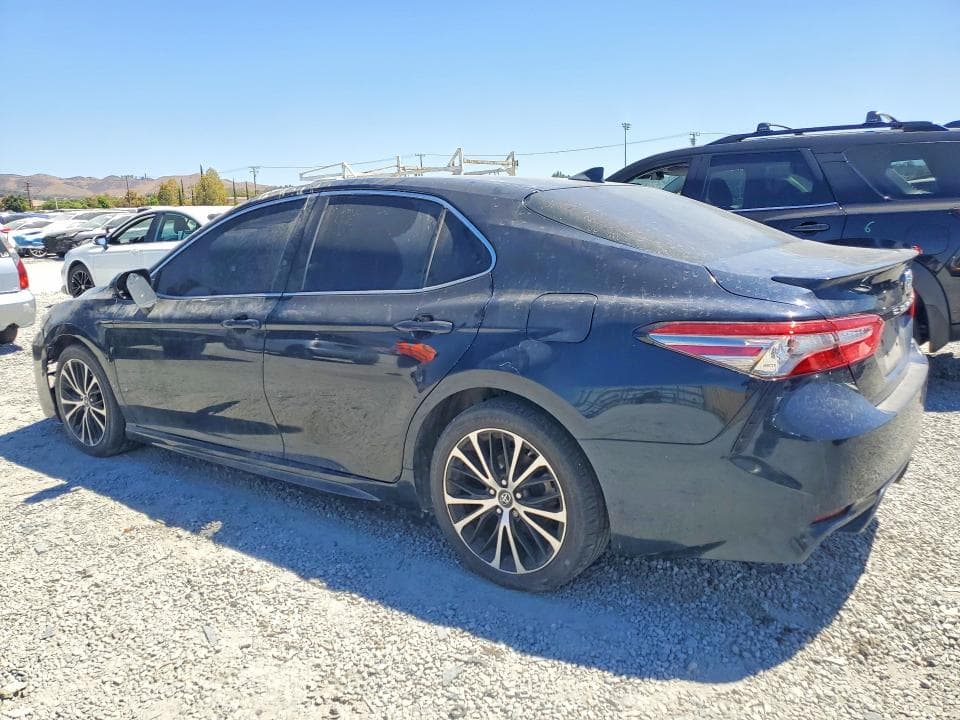 2019 TOYOTA CAMRY SE 2