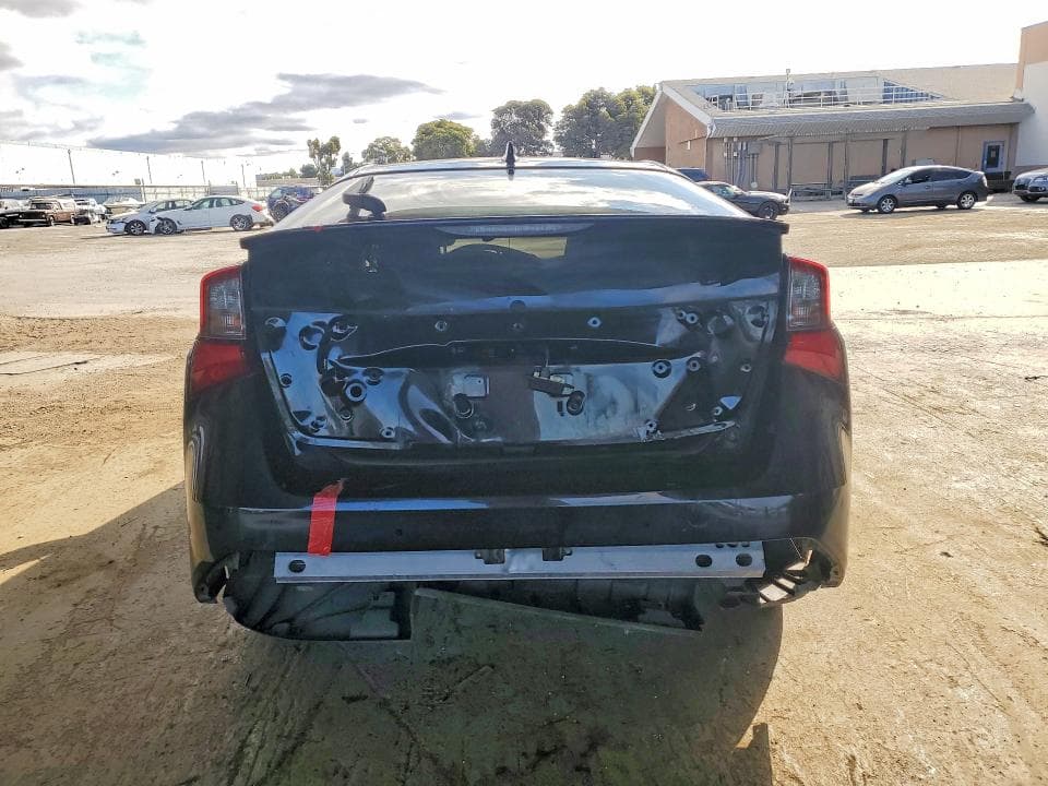 2019 TOYOTA PRIUS LE 6