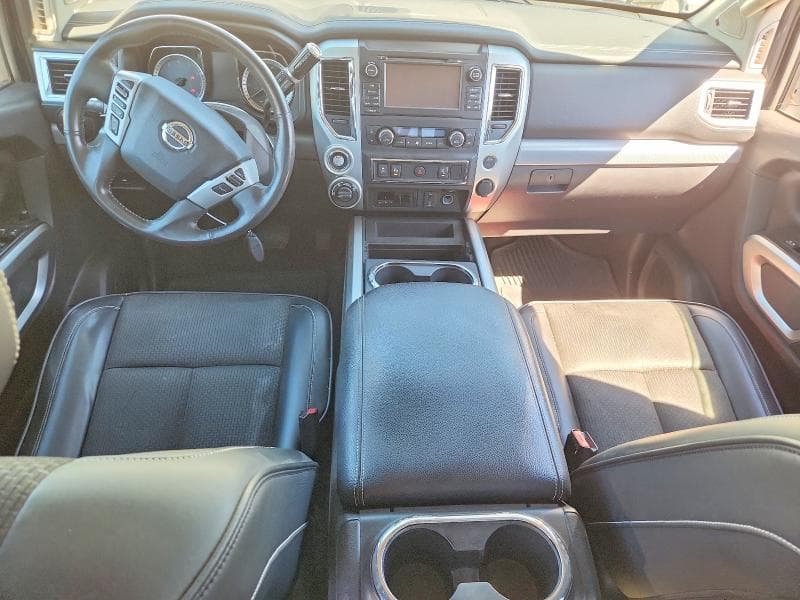 2017 NISSAN TITAN PRO-4X 8