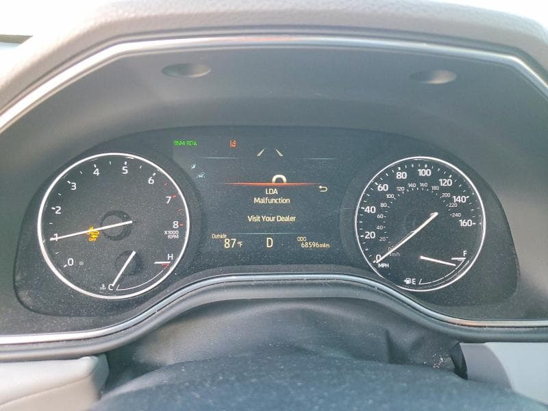 2019 TOYOTA AVALON LIMITED 9