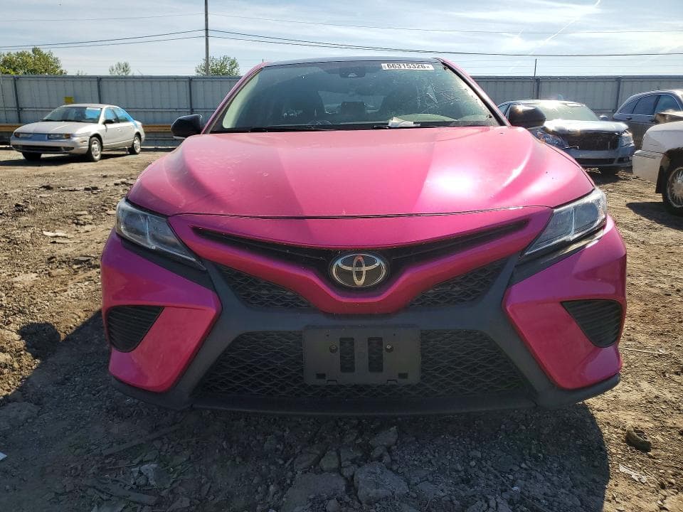 2020 TOYOTA CAMRY SE 5
