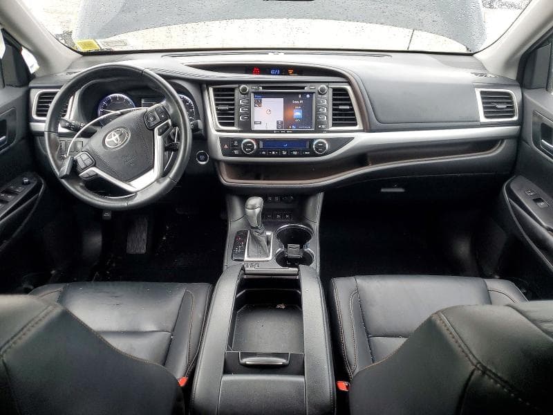 2019 TOYOTA HIGHLANDER XLE 8
