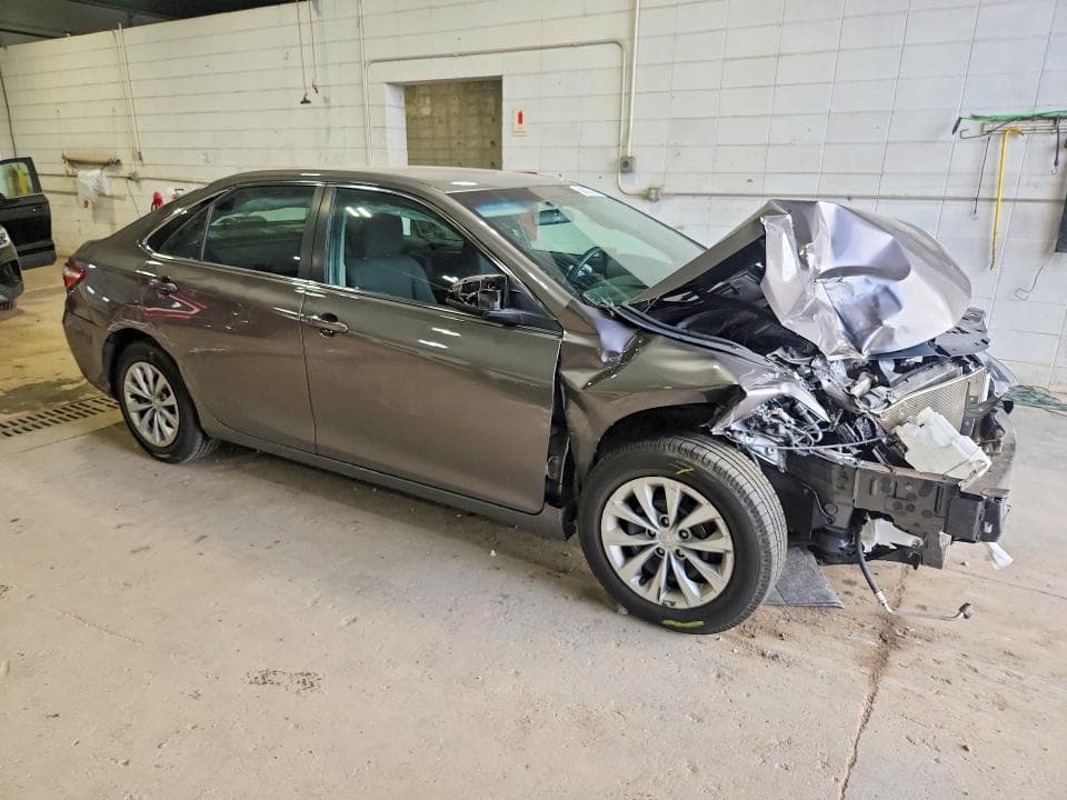 2017 TOYOTA CAMRY LE 4